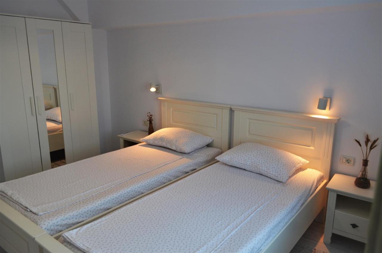 Casa Calin Hotel Crisan  Exterior photo